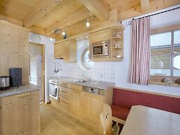 Quiet Chalet With Sauna in Konigsleiten