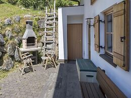 Quiet Chalet With Sauna in Konigsleiten