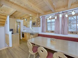 Quiet Chalet With Sauna in Konigsleiten