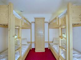 Quiet Chalet With Sauna in Konigsleiten