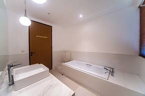 Luxury 4 Bedroom Bella Vista Villa