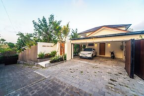 Luxury 4 Bedroom Bella Vista Villa