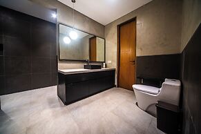 Luxury 4 Bedroom Bella Vista Villa