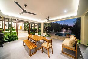 Luxury 4 Bedroom Bella Vista Villa