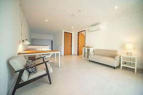 Luxury 4 Bedroom Bella Vista Villa