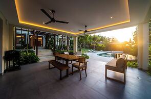 Luxury 4 Bedroom Bella Vista Villa