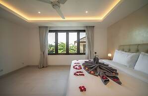 Luxury 4 Bedroom Bella Vista Villa