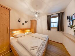 Luxurious Chalet With Sauna in Konigsleiten