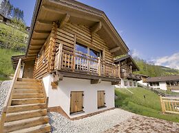 Luxurious Chalet With Sauna in Konigsleiten