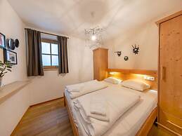 Luxurious Chalet With Sauna in Konigsleiten