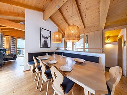 Luxurious Chalet With Sauna in Konigsleiten