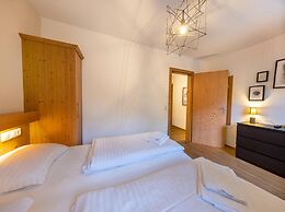 Luxurious Chalet With Sauna in Konigsleiten