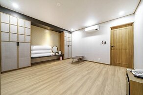 Geoje Dongbeck Hotel Okpo