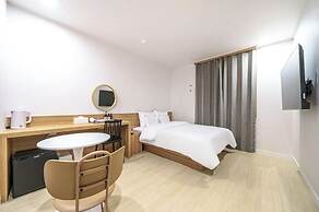 Geoje Dongbeck Hotel Okpo