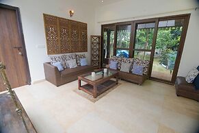 Emerald - 2BR Pool Villa Near Airport