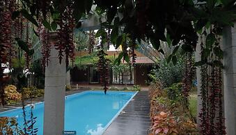 Emerald - 2BR Pool Villa Near Airport