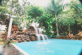 Emerald - 2BR Pool Villa Near Airport