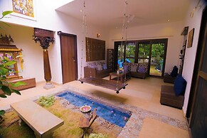 Emerald - 2BR Pool Villa Near Airport