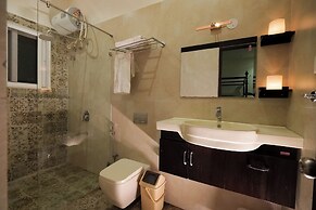 Emerald - 2BR Pool Villa Near Airport