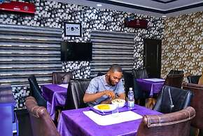 AA Hotel and Apartment