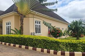 AA Hotel and Apartment