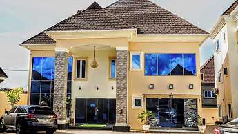 AA Hotel and Apartment