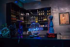 AA Hotel and Apartment