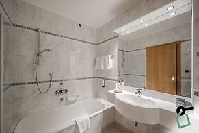 HOTIDAY Room Collection - Ortisei