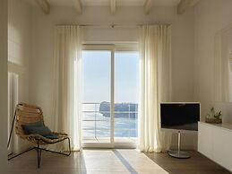 Villa in Tranquil Hillside Location