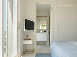 Villa in Tranquil Hillside Location