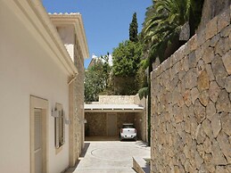 Villa in Tranquil Hillside Location