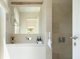 Villa in Tranquil Hillside Location