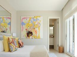 Villa in Tranquil Hillside Location