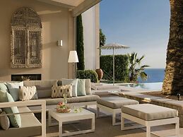 Villa in Tranquil Hillside Location