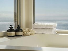 Villa in Tranquil Hillside Location