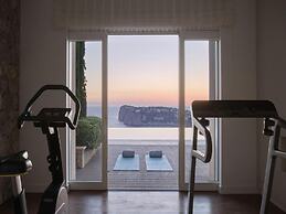 Villa in Tranquil Hillside Location