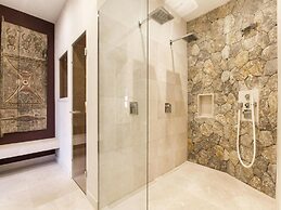 Villa in Tranquil Hillside Location