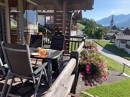 Deluxe Chalet With Pool in Konigsleiten