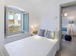 Stunning Villa With Modern Decor