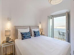 Stunning Villa With Modern Decor