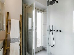 Stunning Villa With Modern Decor