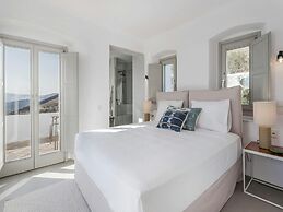 Stunning Villa With Modern Decor