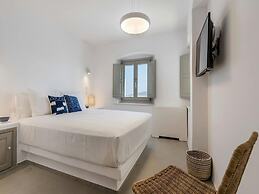 Stunning Villa With Modern Decor