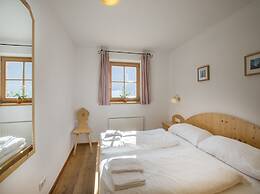 Quiet Chalet With Sauna in Konigsleiten