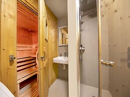 Quiet Chalet With Sauna in Konigsleiten