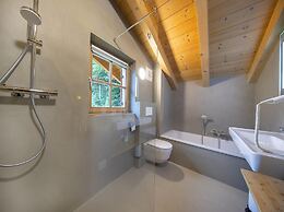 Quiet Chalet With Sauna in Konigsleiten