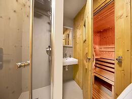 Quiet Chalet With Sauna in Konigsleiten