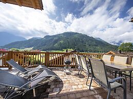 Deluxe Chalet With Pool in Konigsleiten
