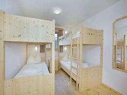 Deluxe Chalet With Pool in Konigsleiten