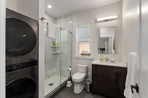 Modern 2-Bedroom Retreat in Seattle
